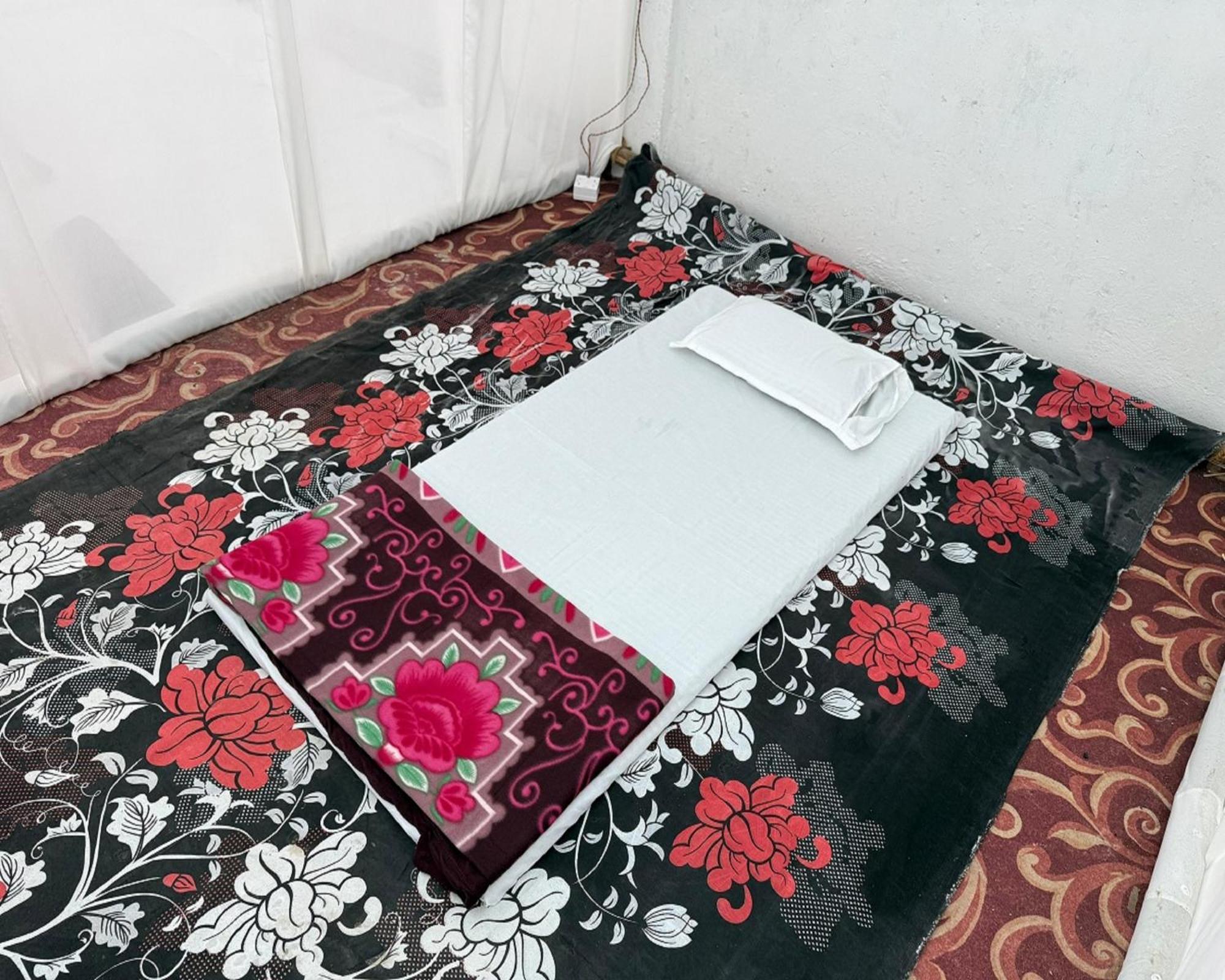 Arail Tent City Kumbh Cottage Mahakumbh -Near Arail Ghat And Naini Station อัลลอฮาบาด ภายนอก รูปภาพ